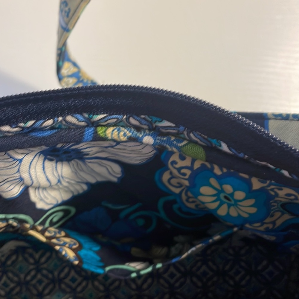 Vera Bradley Bag - Picture 7 of 8